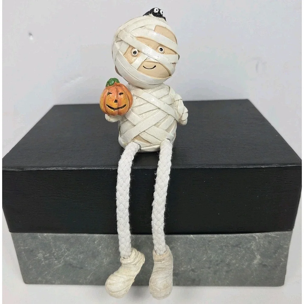 Vtg RARE Mummy Holding Pumpkin Sitting on Shelf 6